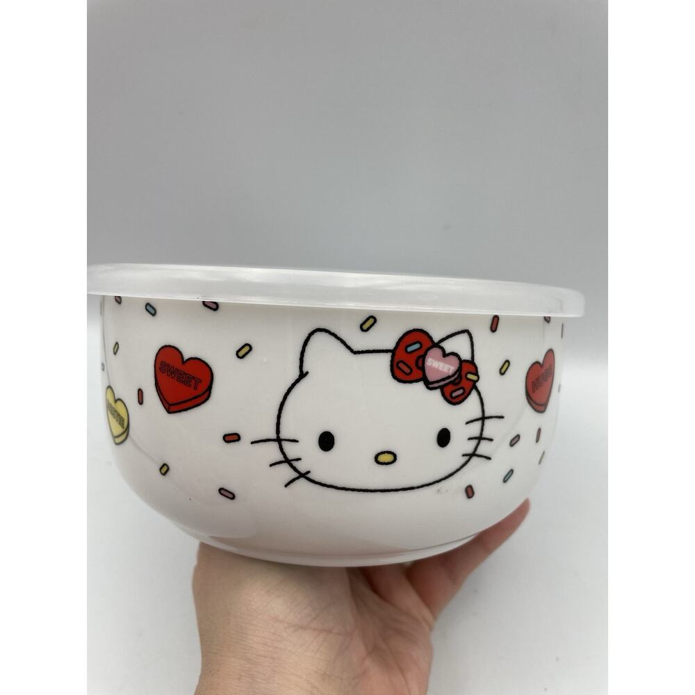 NEW Sanrio Hello Kitty 2025 Valentine's Day Hearts Love Pressure Lid Medium Bowl